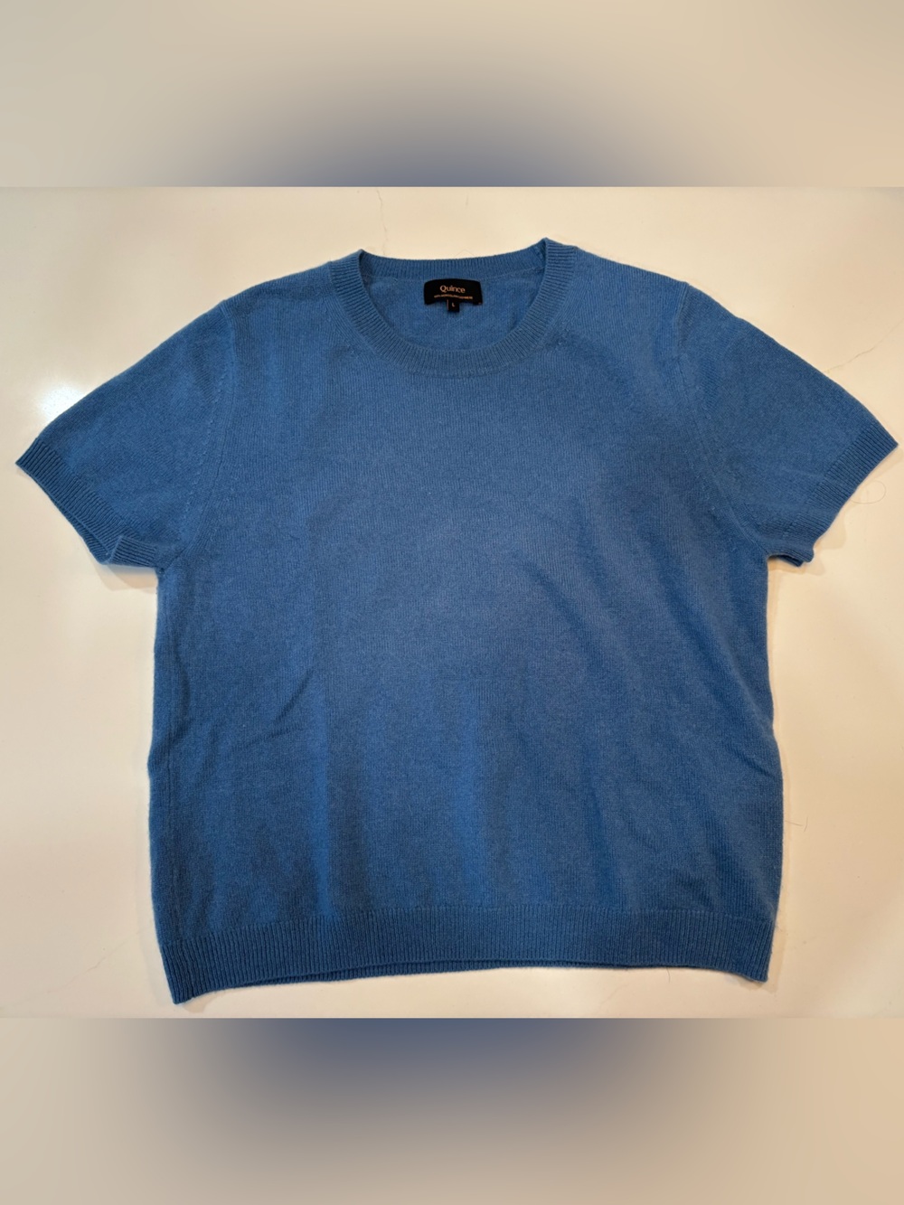 Quince Cashmere. Crewneck Short-Sleeve Sweater in Blue